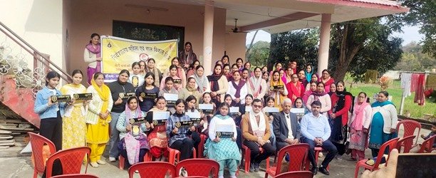 बड़ा में 10 पंचायतों की मेधावी बेटियों को किया सम्मानित