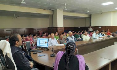 बीएलओ, सुपरवाइजरों और एईआरओ को समझाई एसआईआर की प्रक्रिया