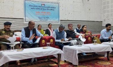 विकास कार्यों एवं योजनाओं के क्रियान्वयन में तेजी बनाए रखें : सुरेश कुमार