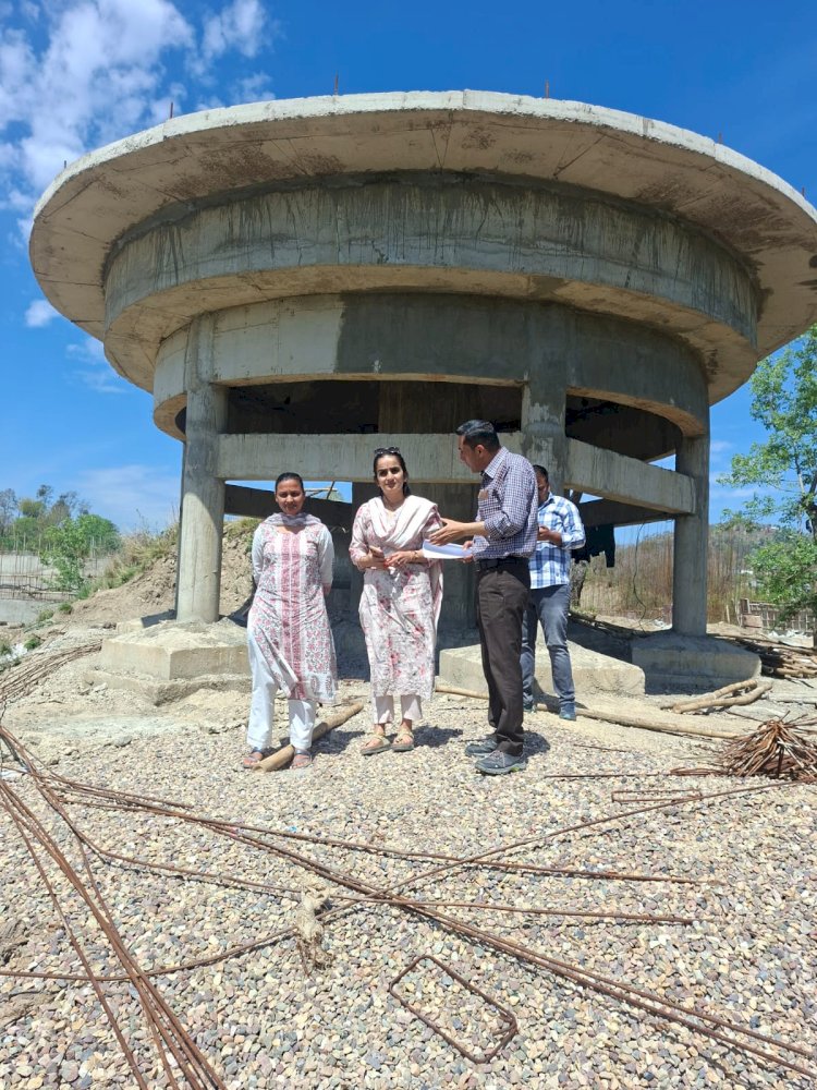 डीसी गंधर्वा राठौड़ ने किया सबसे बड़ी निर्माणाधीन पेयजल परियोजना का निरीक्षण