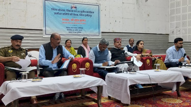 विकास कार्यों एवं योजनाओं के क्रियान्वयन में तेजी बनाए रखें : सुरेश कुमार