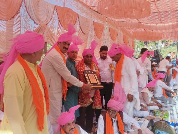 आवाहदेवी में आयोजित विशाल कुश्ती दंगल में नरेश कुमार दर्जी ने खिलाड़ियों का बढ़ाया उत्साह