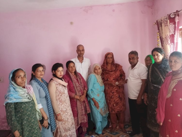 शोक संतप्त परिवार से मिलकर नरेश कुमार दर्जी ने व्यक्त की संवेदनाएं, हर संभव सहयोग का दिया आश्वासन