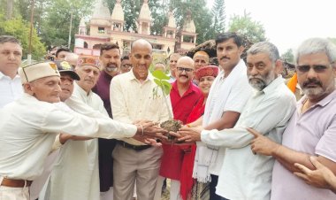 सुकराला में प्राकृतिक खेती कार्यशाला बनी आकर्षण का केंद्र, भाजपा पदाधिकारियों ने प्रगतिशील किसान प्रकाश चंद के खेतों का किया भ्रमण