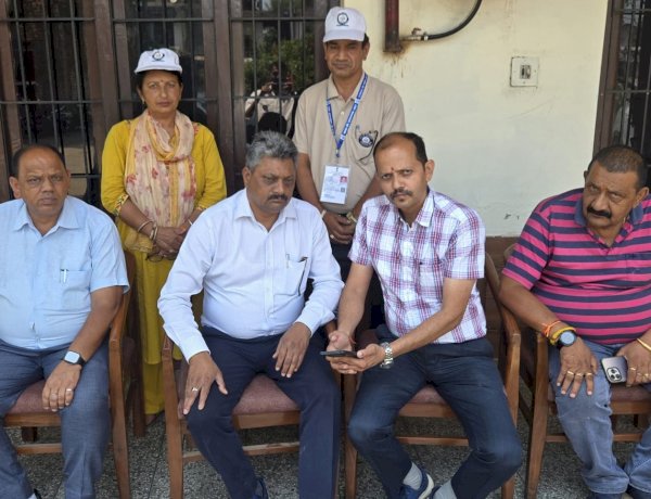 विधायक सुरेश कुमार के घर से शुरू किया मकानों का सूचीकरण एवं मकानों की गणना
