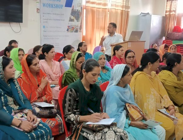 उखली में दी डिजिटल मार्केटिंग और जीईएम पोर्टल की जानकारी