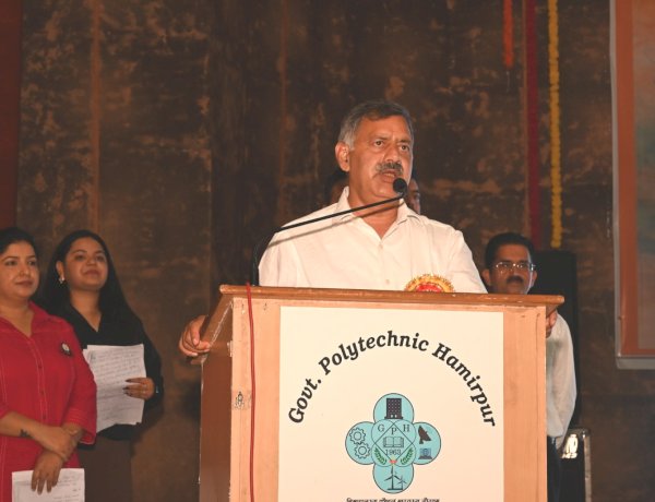 पहली जॉब को एक ट्रेनिंग समझें, स्किल अपग्रेड करें : राजेश धर्माणी