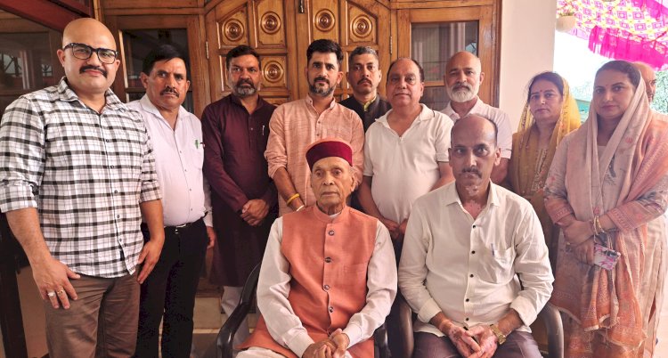 समीरपुर में विश्व पर्यावरण दिवस पर लगाया "एक पेड़ मां के नाम"; जिलाध्यक्ष राकेश ठाकुर, पूर्व विधायकों सहित जिला व मंडलों के पदाधिकारी भी रहे मौजूद