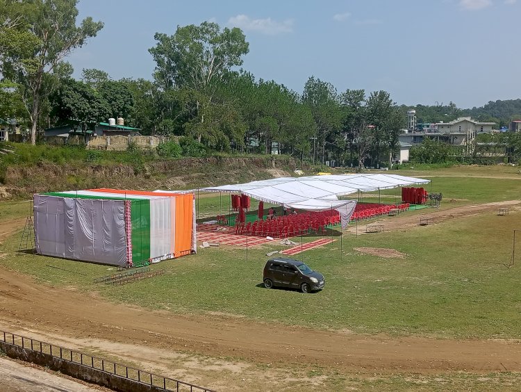 प्रधानों-उपप्रधानों के शपथ ग्रहण समारोह के लिए सजने लगा बहुतकनीकी महाविद्यालय का मैदान