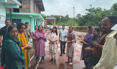 डीसी गंधर्वा राठौड़ ने सुजानपुर की कई पंचायतों में लिया विकास कार्यों का जायजा