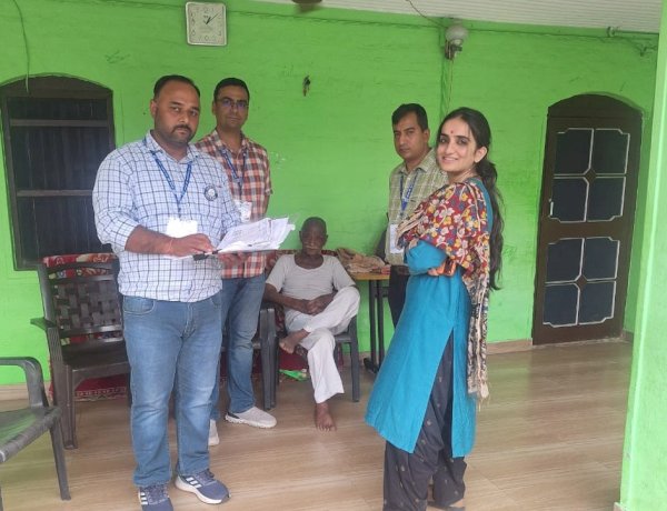 उपायुक्त गंधर्वा राठौड़ ने किया जनगणना के कार्य का निरीक्षण मकानों की गणना एवं सूचीकरण 15 जुलाई तक पूरा करने के निर्देश