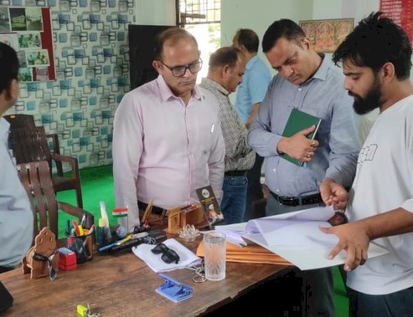 नरेश ठाकुर ने अधिकारियों के साथ किया नशा मुक्ति केंद्रों का निरीक्षण