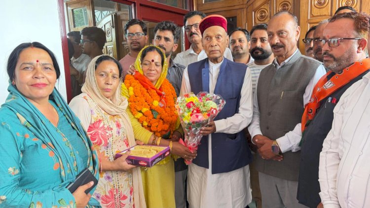 जनसेवा को सर्वोच्च प्राथमिकता बनाकर करें कार्य, जनता के विश्वास पर खरा उतरना सबसे बड़ा दायित्व: प्रो. प्रेम कुमार धूमल