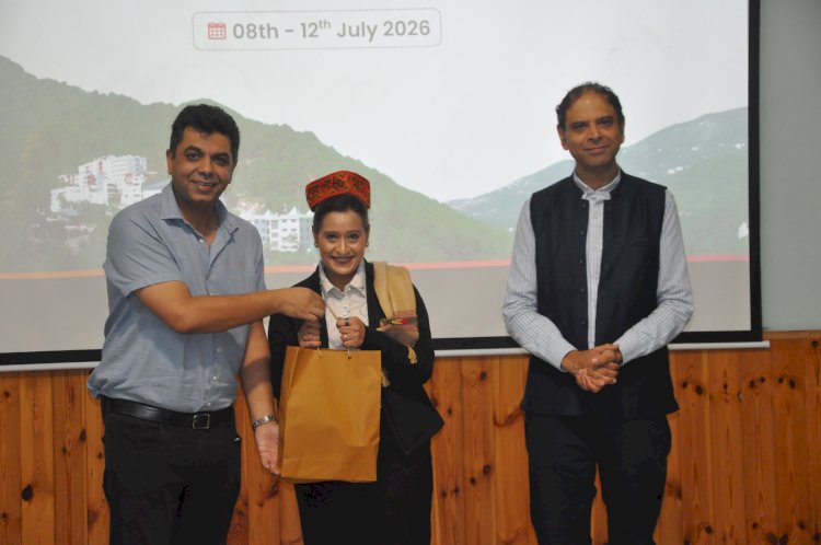 वर्चुअल क्लासरूम से कैंपस लाइफ़ तक: 100 ऑनलाइन लर्नर्स शूलिनी विवि  के इमर्शन प्रोग्राम्स