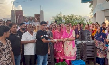 खरवाड़िया में महिला मंडल को आवश्यक सामग्री भेंट, जरूरतमंद परिवारों की भी की आर्थिक सहायता: नरेश कुमार दर्जी
