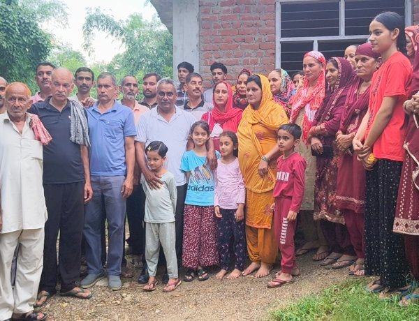 महिला मंडल साही भवन के शेष निर्माण कार्य का खर्च स्वयं उठाएंगे नरेश कुमार दर्जी, लगभग ₹3 लाख की सहायता की घोषणा