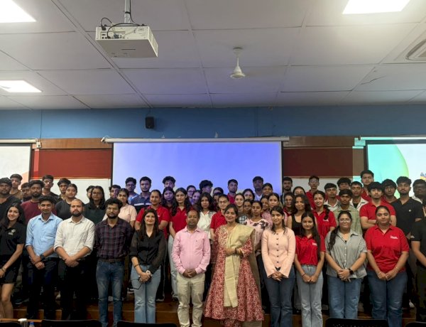 शूलिनी फ़ार्मेसी के छात्रों को इंडस्ट्री पर इंटरैक्टिव सेशन आयोजित