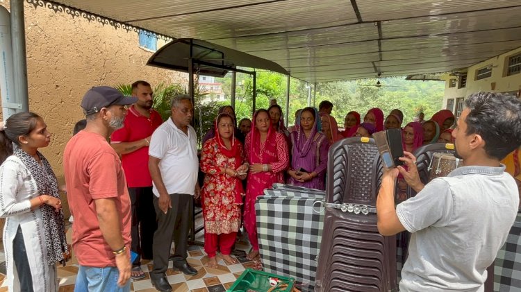 महिला मंडल कोट को आवश्यक सामग्री भेंट, तीन जरूरतमंद परिवारों को ₹30 हजार की आर्थिक सहायता: नरेश कुमार दर्जी