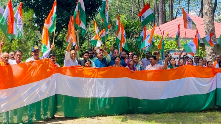 60 मीटर लंबे तिरंगे के साथ बिझड़ी में निकली भाजपा की भव्य तिरंगा यात्रा, भारत माता के जयघोष से गूंजा बाजार