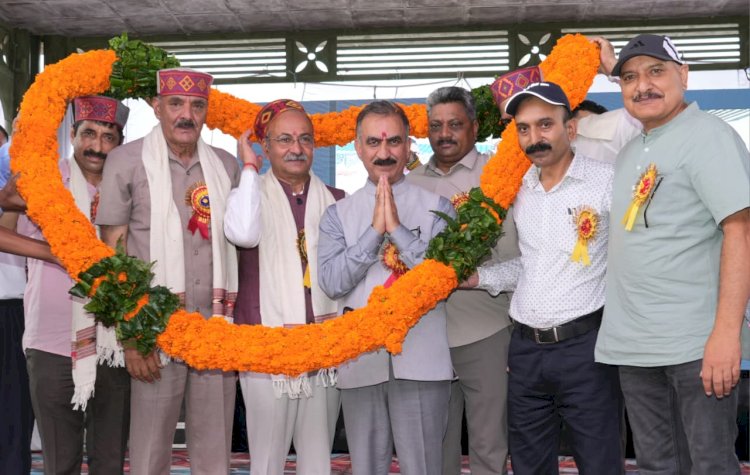 मुख्यमंत्री ने हमीरपुर में साईंस कॉलेज, एलाइड एवं स्वास्थ्य सेवा महाविद्यालय और एम्स स्तर के आयुर्वेदिक संस्थान की घोषणा की