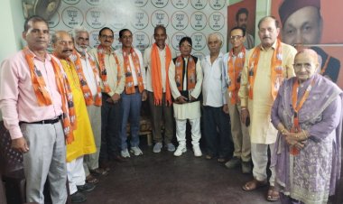 भाजपा वरिष्ठ नागरिक प्रकोष्ठ की बैठक हमीरपुर पार्टी कार्यालय में संपन्न