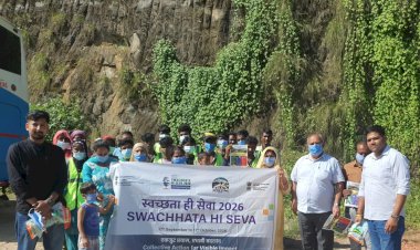 नगर निगम के कर्मचारियों, महिलाओं और स्वच्छता साथियों ने की सफाई