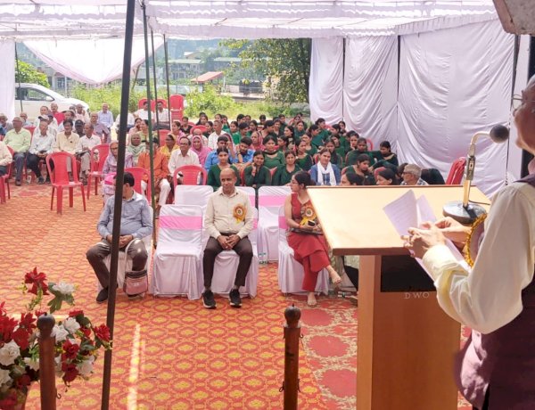 बुजुर्गों से संबंधित सेवाओं एवं कार्यों को सर्वोच्च प्राथमिकता दें अधिकारी : सुनील शर्मा बिट्टू